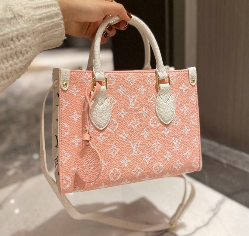 Woman LV shoulder handbag